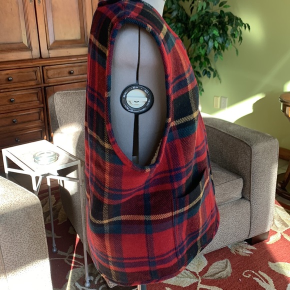 LizWear red plaid wool/nylon/mohair zip-up vest with sheepskin-looking lining. - Picture 2 of 14